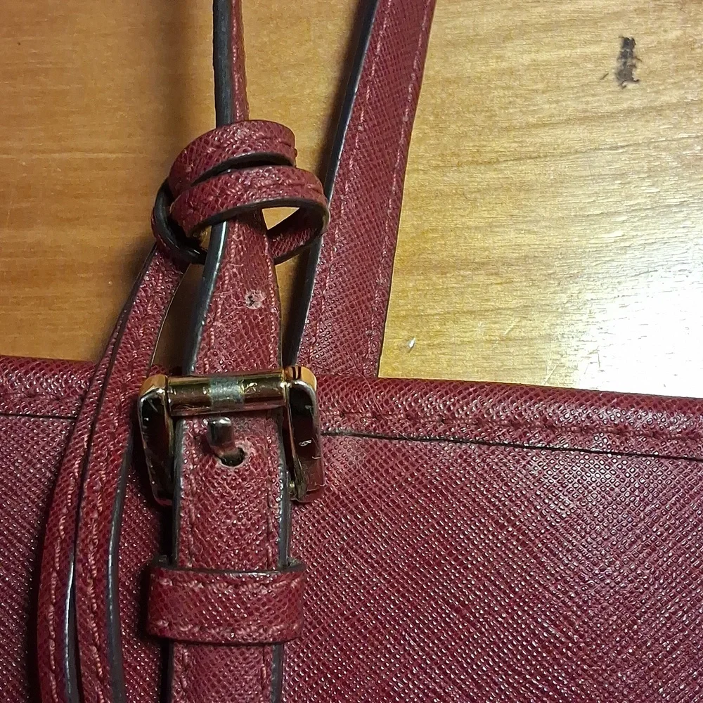 Michael Kors Burgundy Tote Bag - Classic Leather Shoulder Bag - Picture 9 of 14